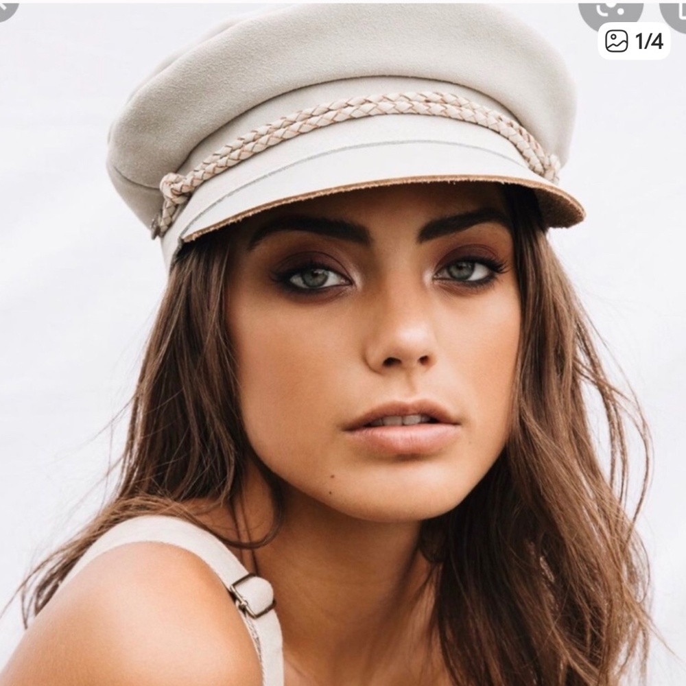NWT Brixton “Kayla” Suede Fiddlers Cap